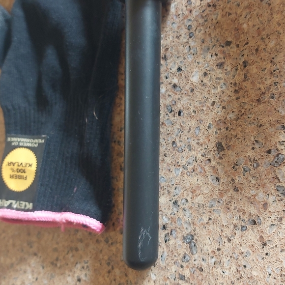 Enzo Milano Primo Curling Iron - Picture 5 of 6